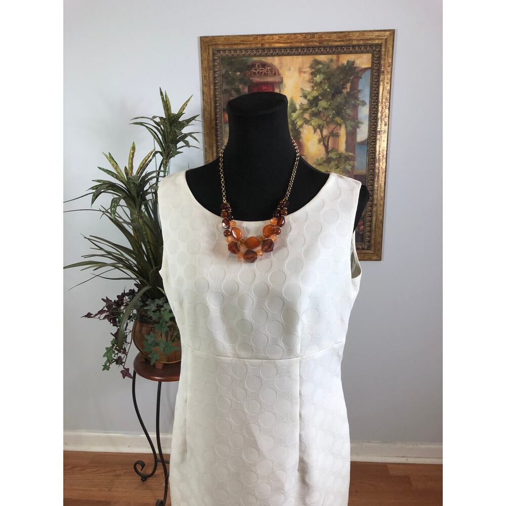 Kasper Sheath Dress Womens Size 10 White Textured Sleeveless Career Formal